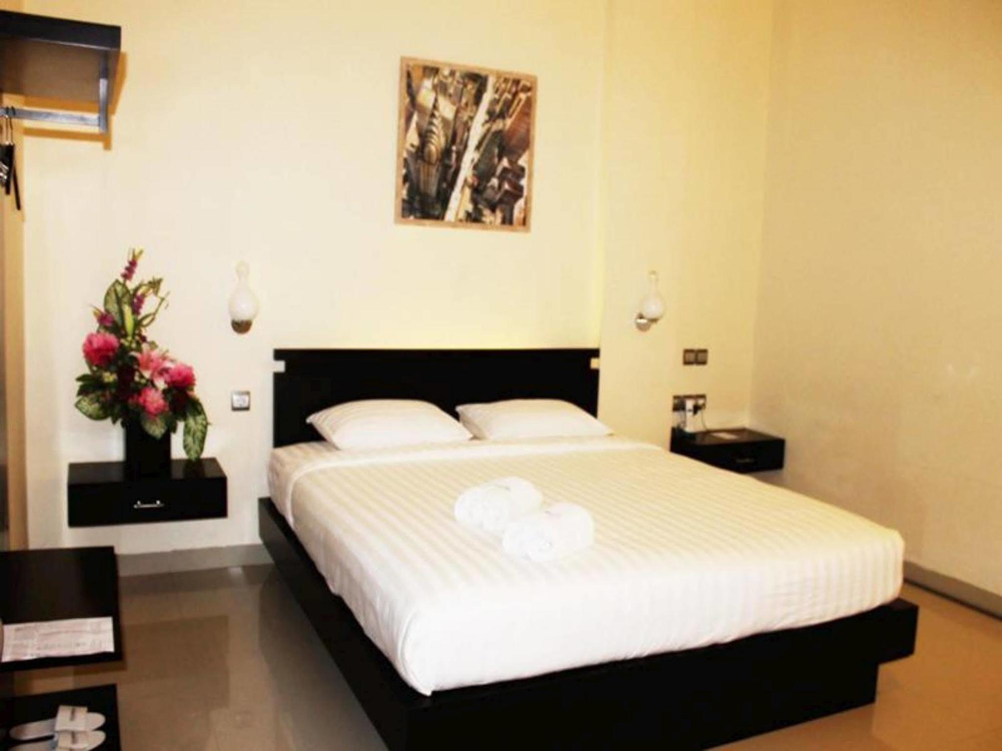 Guardian Family Hotel Sorong Extérieur photo