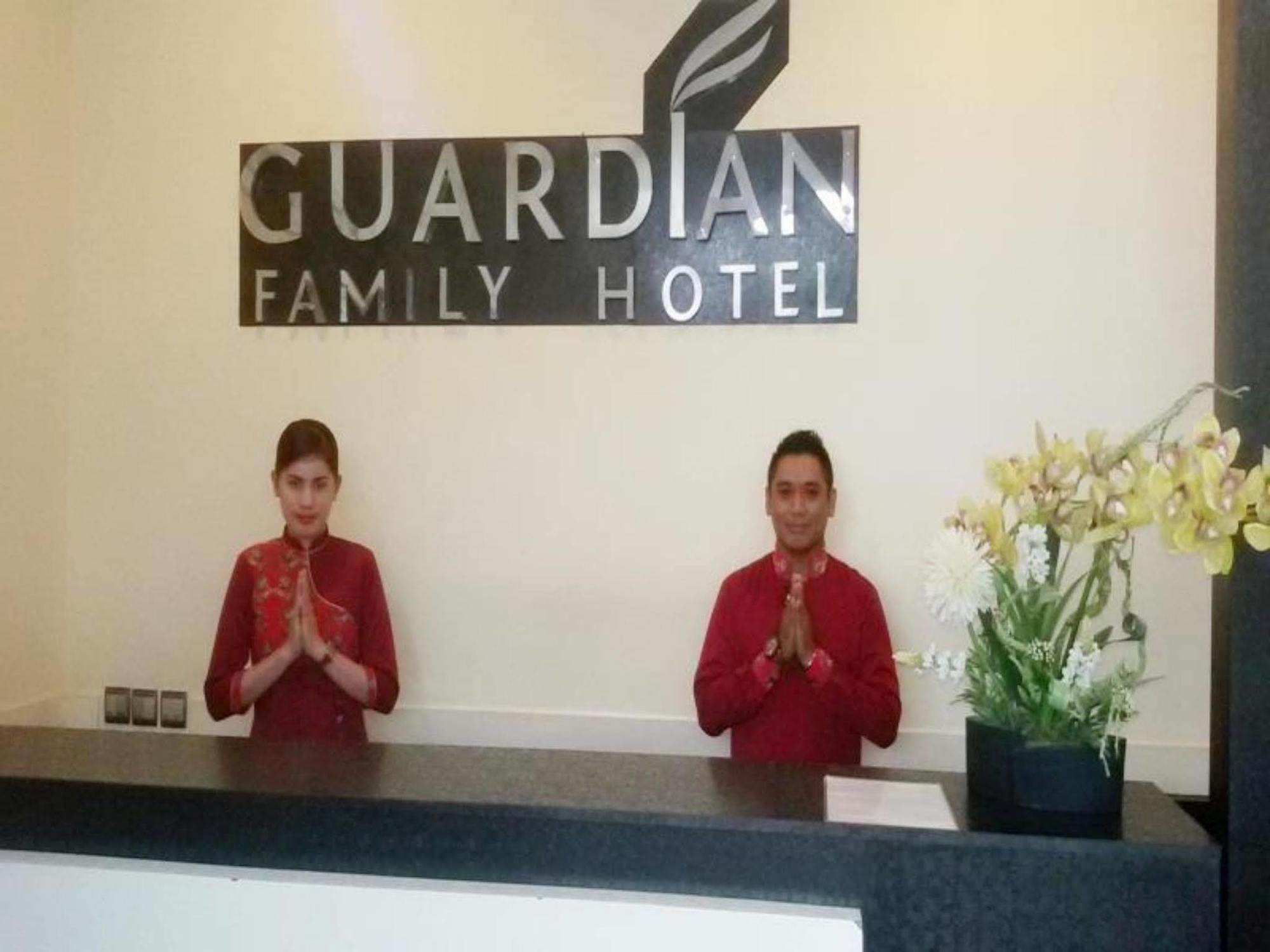 Guardian Family Hotel Sorong Extérieur photo